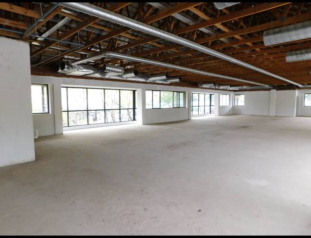 333M² OFFICE FOR SALE IN WOODMEAD